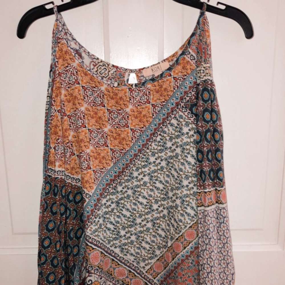Kori Flowy Short Sleeve Shirt with Shoulder Slits